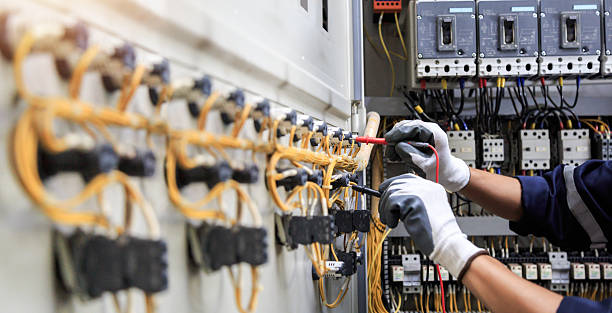 Professional Electrician technician working in South Monrovia Island, CA